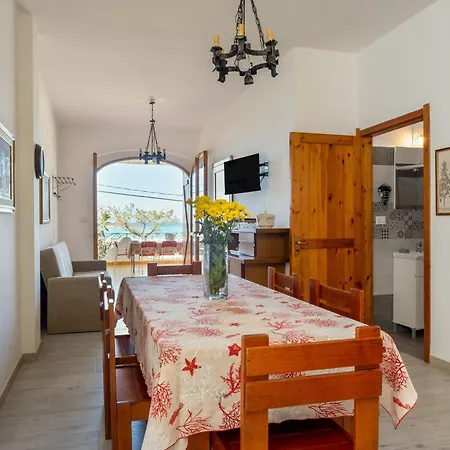 Gaudi - Pedrera * Sant Isidoro (Apulia)