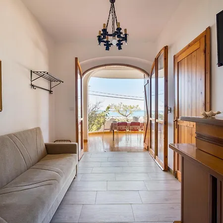 Gaudi - Pedrera Holiday home *