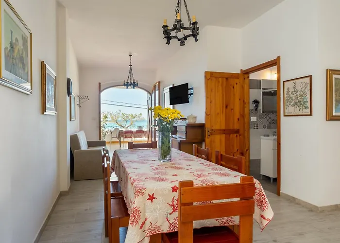 Gaudi - Pedrera * Sant Isidoro (Apulia)