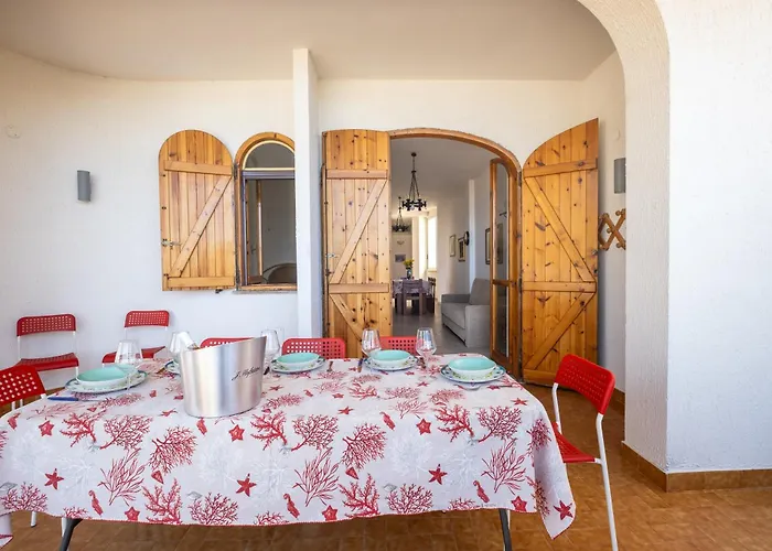 Gaudi - Pedrera * Sant Isidoro (Apulia)