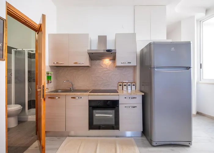 Gaudi - Pedrera * Sant Isidoro (Apulia)