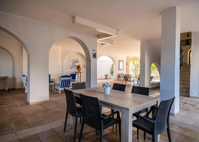 Gaudi - Pedrera * Sant Isidoro (Apulia)